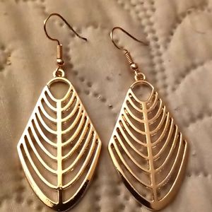 GOLD TONE CASCADING DANGLE EARRINGS 2 IN